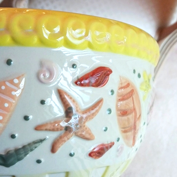 Temptations Limited Edition " Summer Shells" Large 3 QT. Bowl- New in Box - Picture 7 of 16